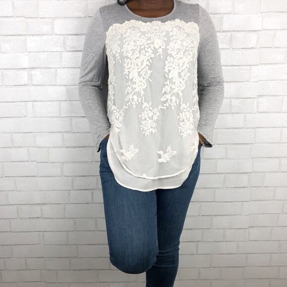 Xhilaration Embroidered Lace Front Long Sleeve Blouse in Gray Cream Size Medium - Picture 3 of 8